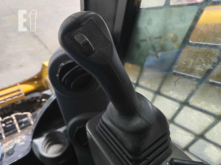 2022-caterpillar-289d3-image-15