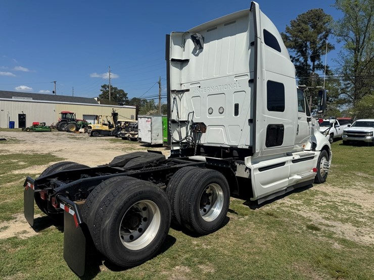 2014-international-prostar-image-3