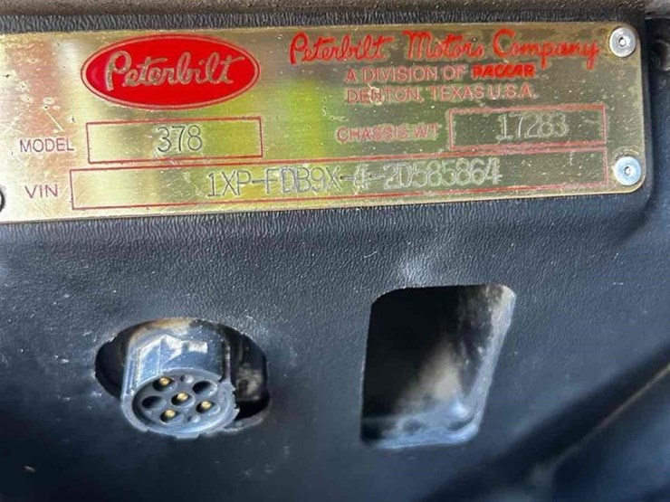 2002-peterbilt-378-image-36