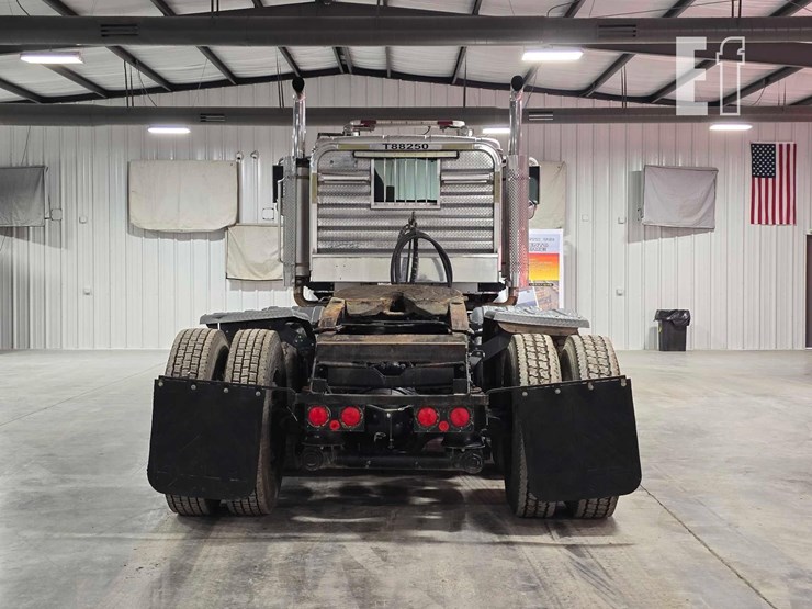 2004-international-paystar-5900-image-8