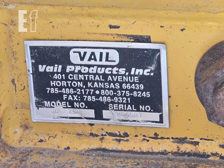 2006-deere-750j-image-15