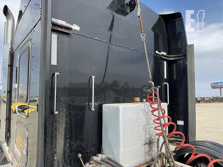 2005-kenworth-t800-image-53