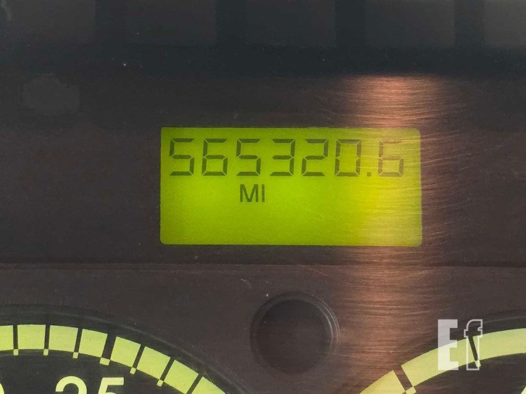 2014-freightliner-cascadia-125-image-13