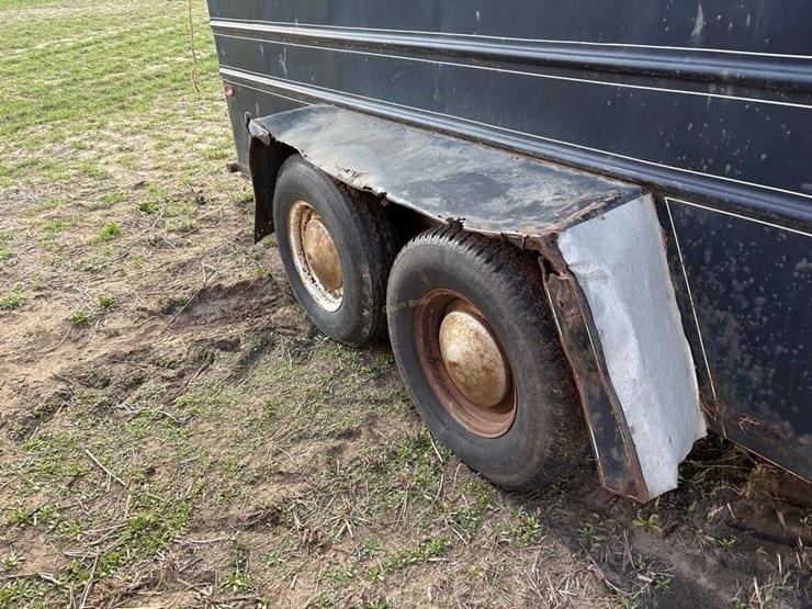 triggs-airline-gooseneck-cattle-trailer-image-2