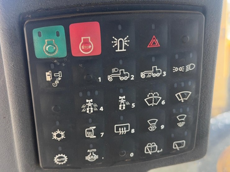 2018-deere-772g-image-38