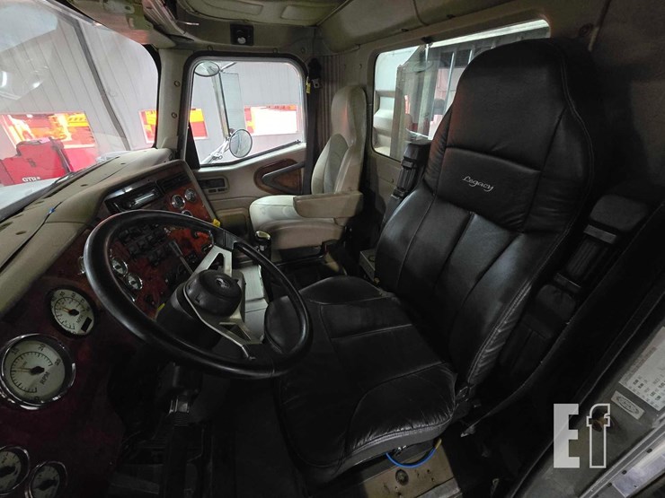 2004-international-paystar-5900-image-9