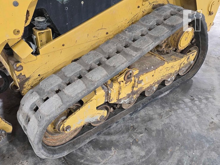 2018-caterpillar-259d-image-30