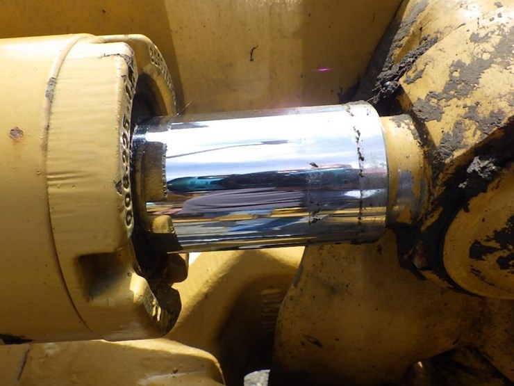 caterpillar-140h-image-35