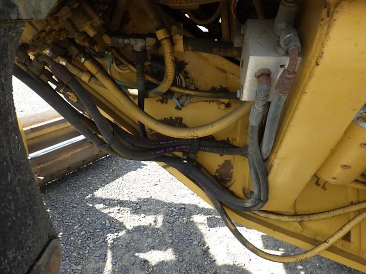 caterpillar-140h-image-21