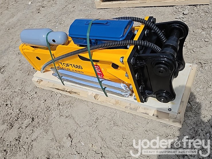 2025-caterpillar-305-image-3