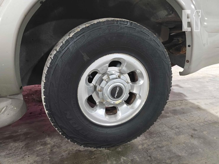 2005-ford-excursion-image-21