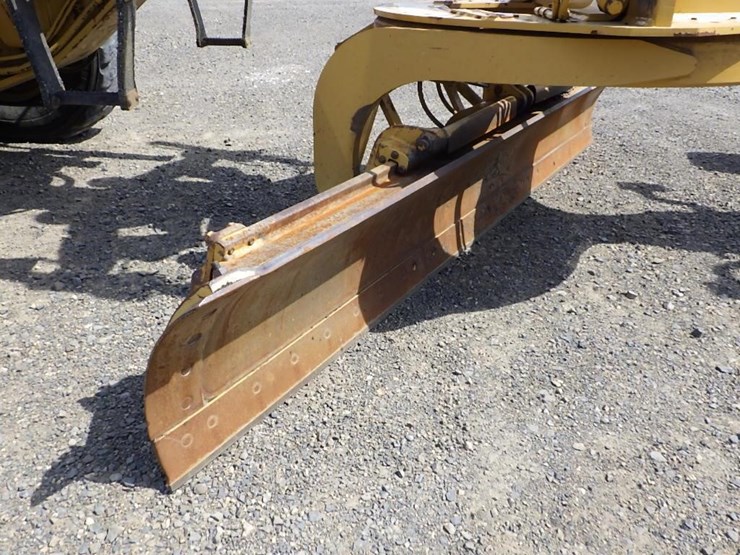 caterpillar-140h-image-39