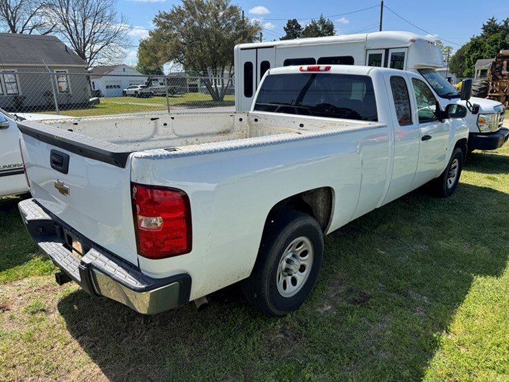 2009-chevrolet-silverado-1500-ls-image-3