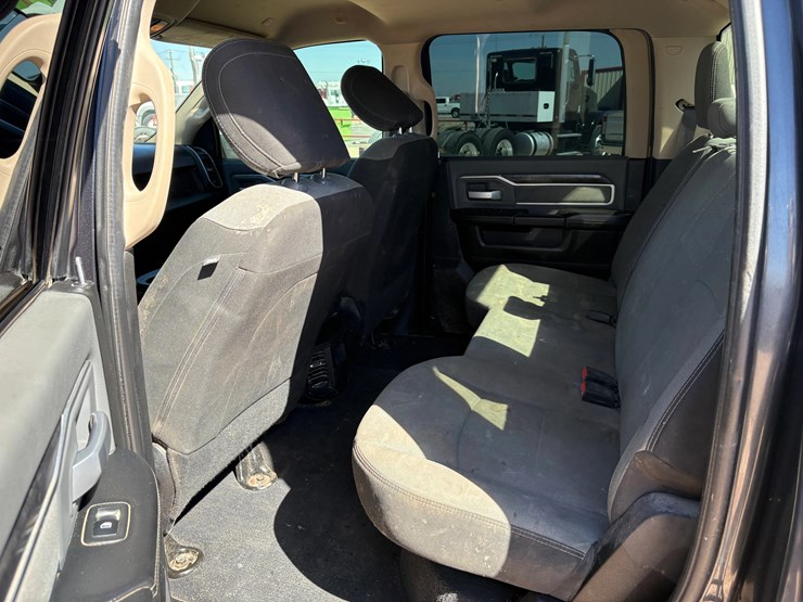 2020-dodge-2500-image-5