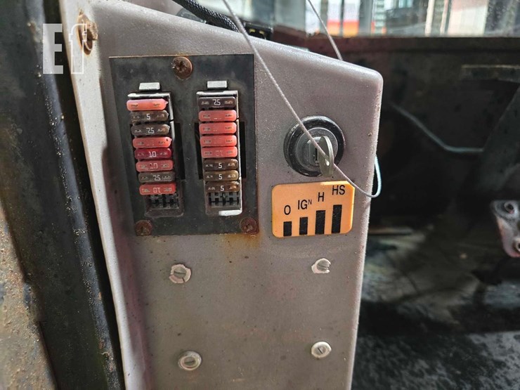 2008-jcb-930-image-15