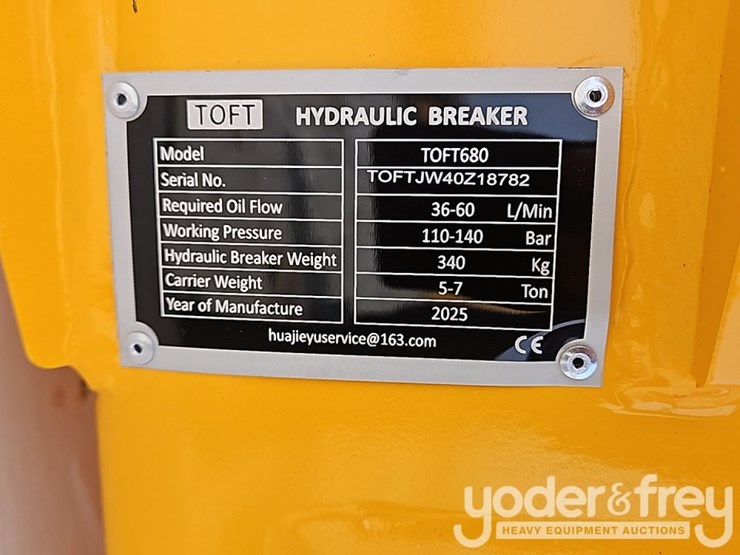 2025-caterpillar-305-image-5