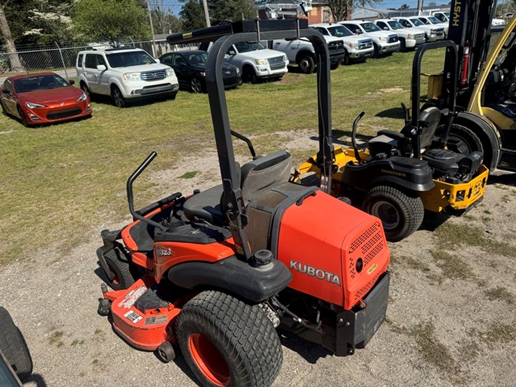 kubota-zd323-image-4