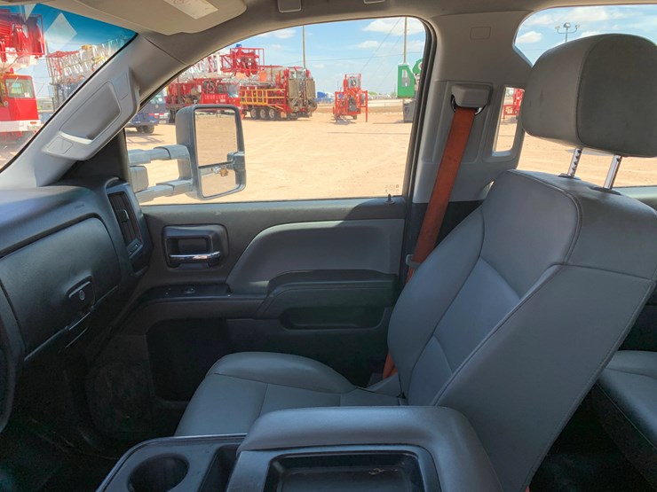 2022-chevrolet-silverado-6500hd-image-11