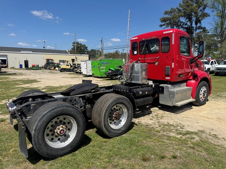 2014-peterbilt-579-image-3