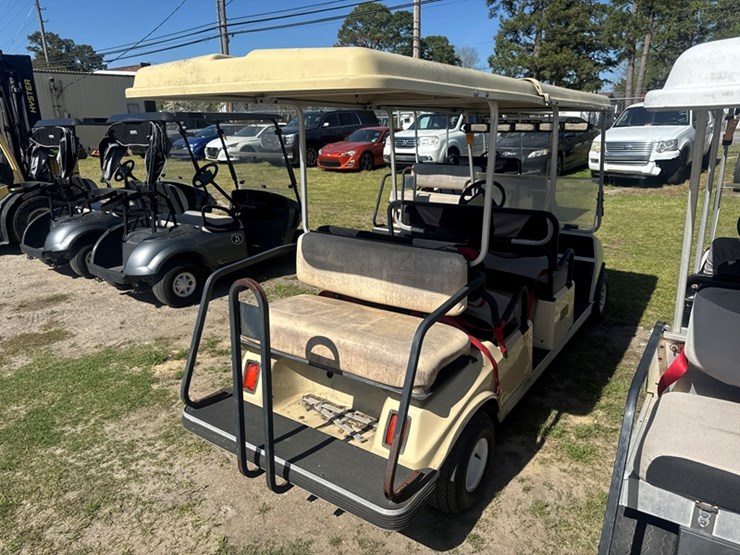 club-car-transporter-6-seater-golf-cart-charger-included-image-3