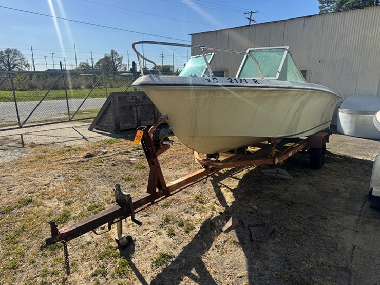 salvage-cobia-boat-and-trailer-no-title-not-running-image-1