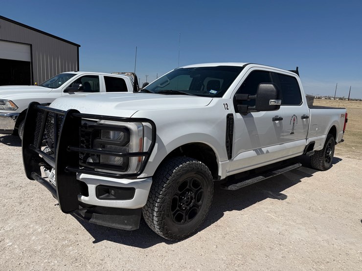 2023-ford-f250-image-2