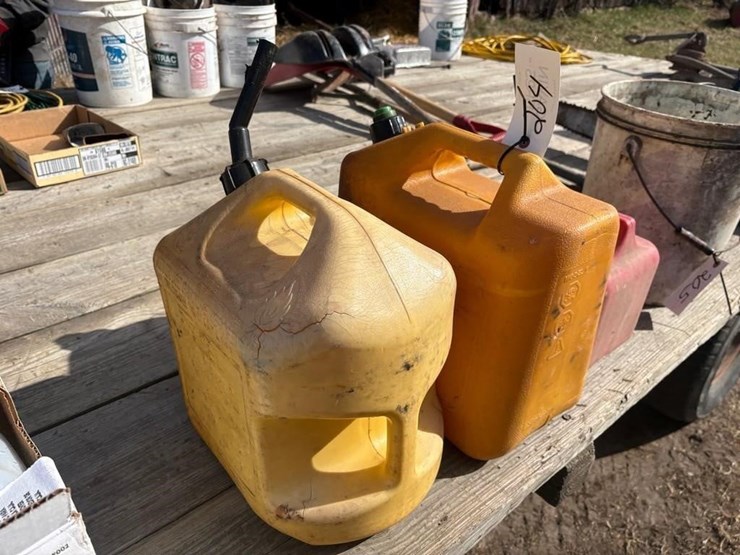 gas-cans-image-2