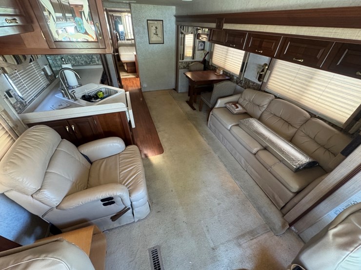 2002-freightliner-newmar-country-star-rv-5.9l-cummins-isb---auto-trans---xc-chassis-51,087-miles-image-7