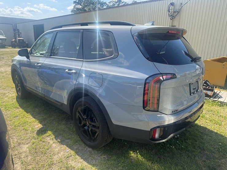2024-kia-telluride-ex-x-line-suv,-v6-37,254-miles-showing---5xyp3dgc9rg438570-image-4