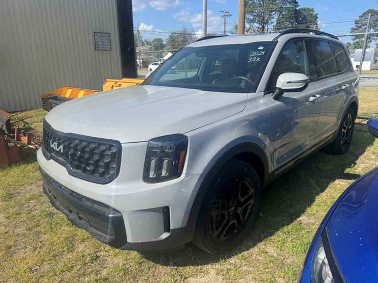 2024-kia-telluride-ex-x-line-suv,-v6-37,254-miles-showing---5xyp3dgc9rg438570-image-1