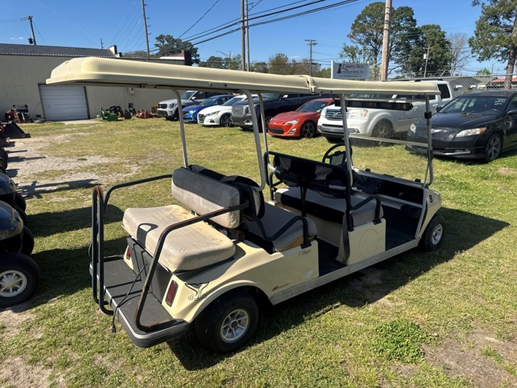 club-car-transporter-6-seater-golf-cart-charger-included-image-3