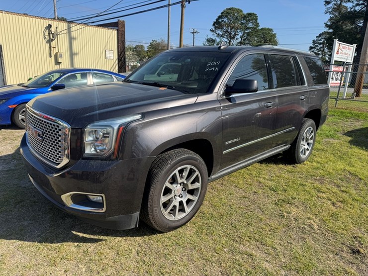 2017-gmc-yukon-denali-image-1