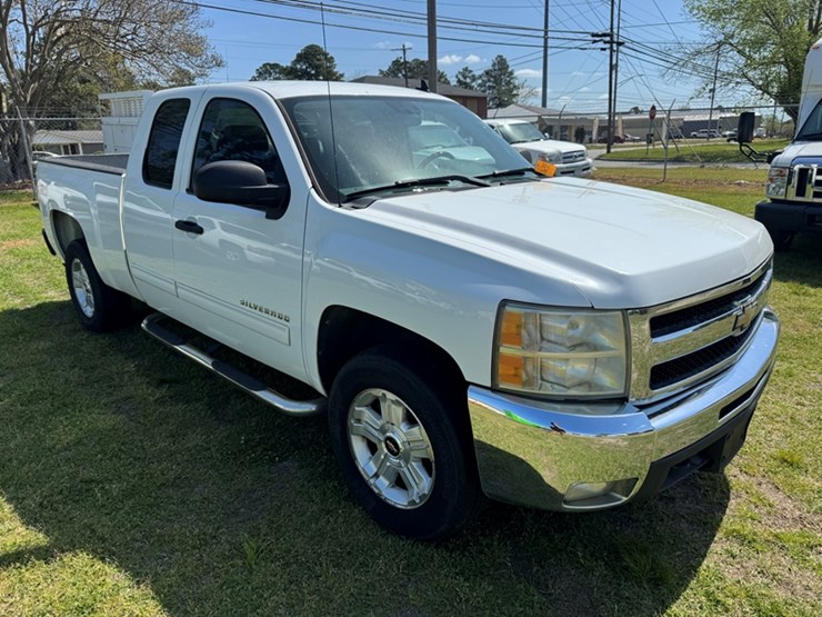 2010-chevrolet-silverado-1500-image-2