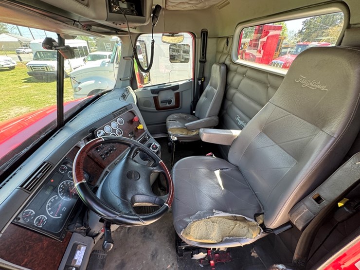 2016-caterpillar-c13-image-6