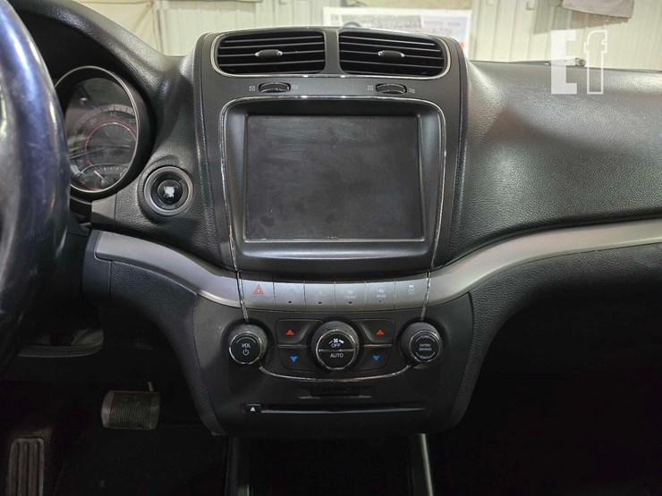 2015-dodge-journey-image-16