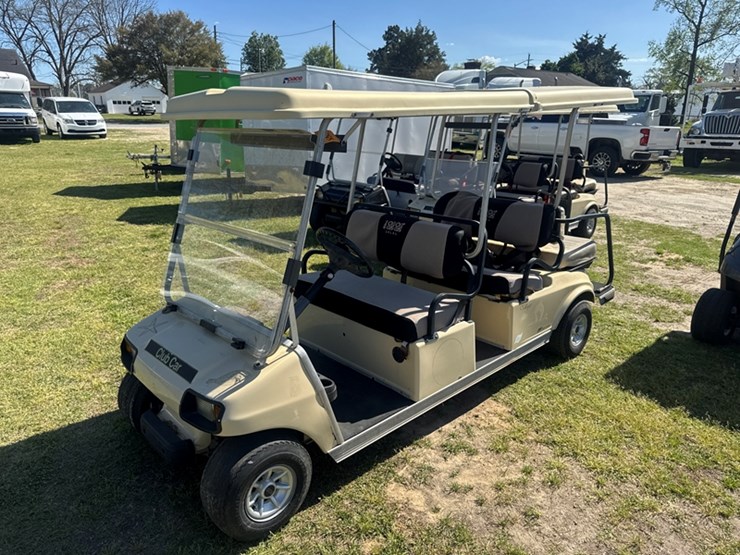 club-car-transporter-6-seater-golf-cart-charger-included-image-1