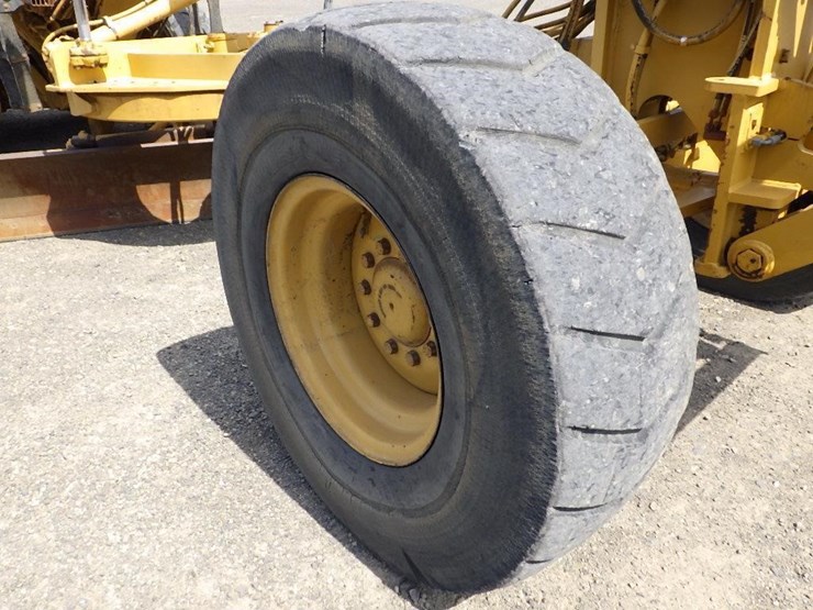 caterpillar-140h-image-50