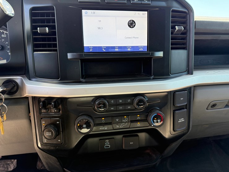 2023-ford-f250-image-17