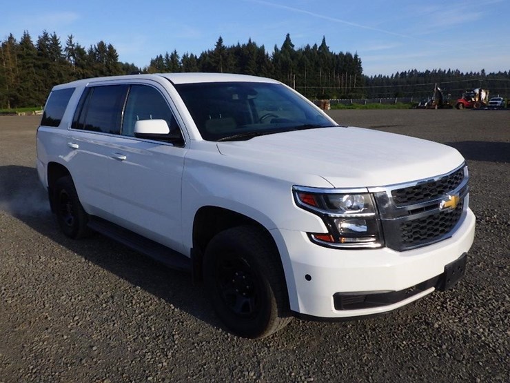 2017-chevrolet-tahoe-image-3