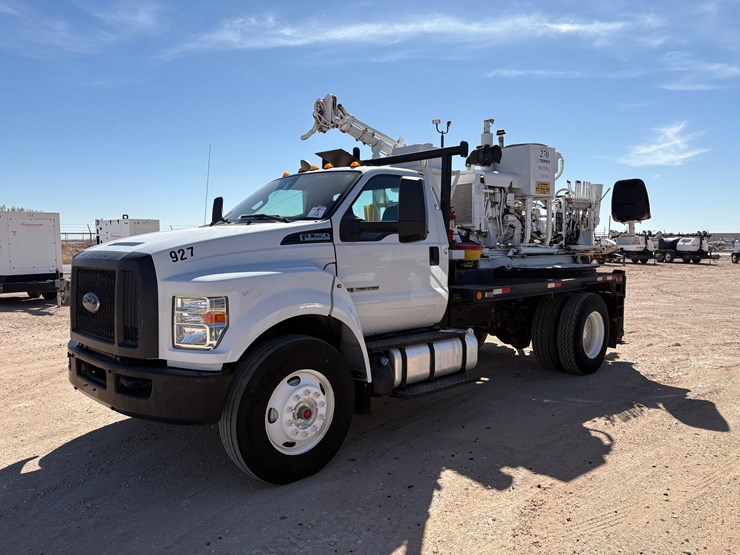 2016-ford-f750-image-1