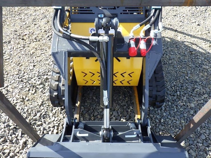 2026-sdlanch-ssl60-skid-steer-tracked-loader-image-6