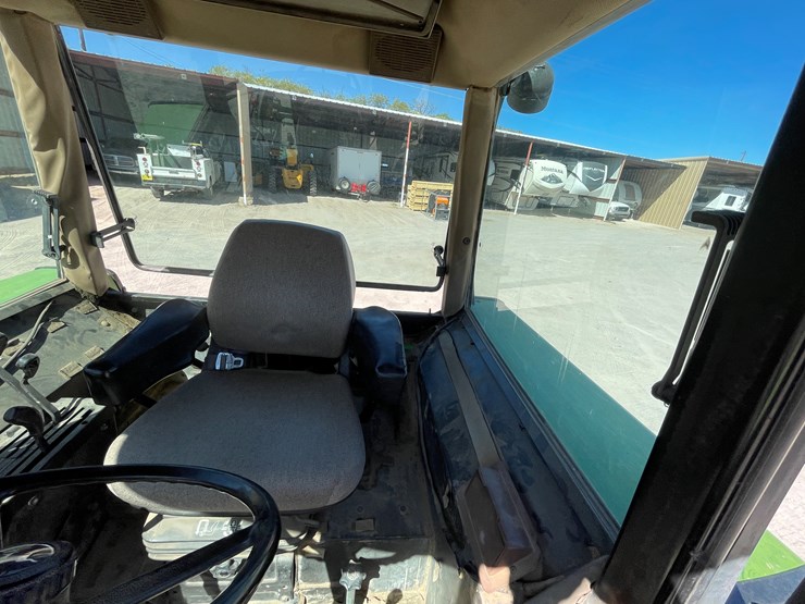 john-deere-3055-image-22