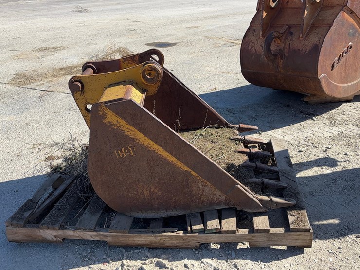 caterpillar-30-image-1