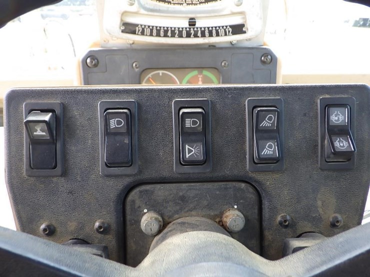 caterpillar-140h-image-65