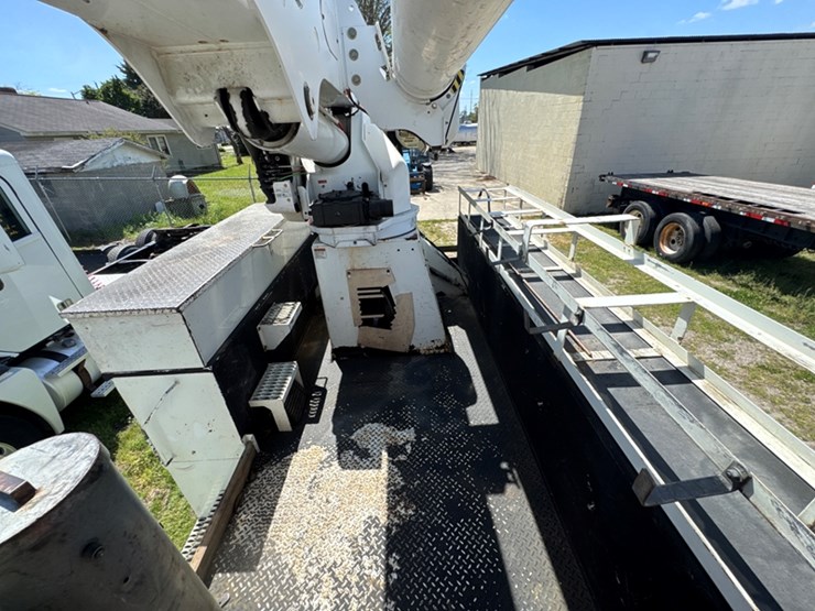 2011-international-7300-image-8