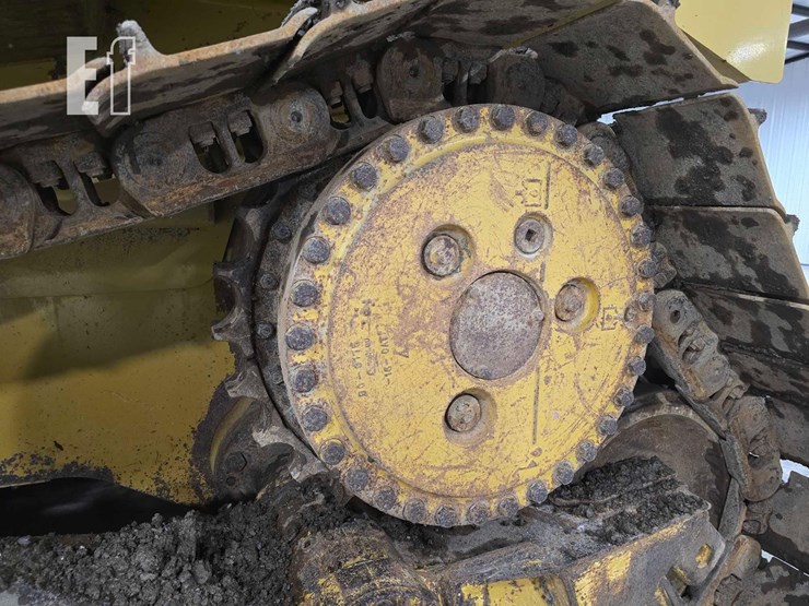 2011-caterpillar-d6t-xw-image-26