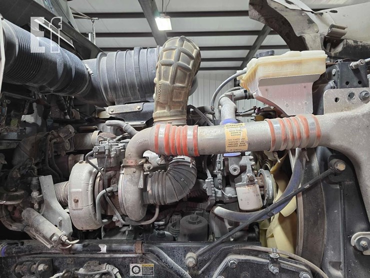 2012-kenworth-t800-image-18