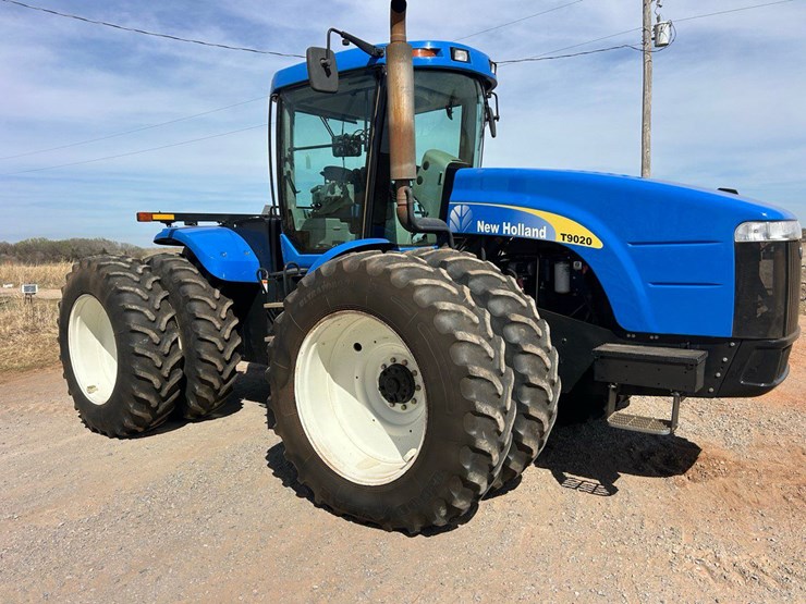 2010-new-holland-t9020-image-1
