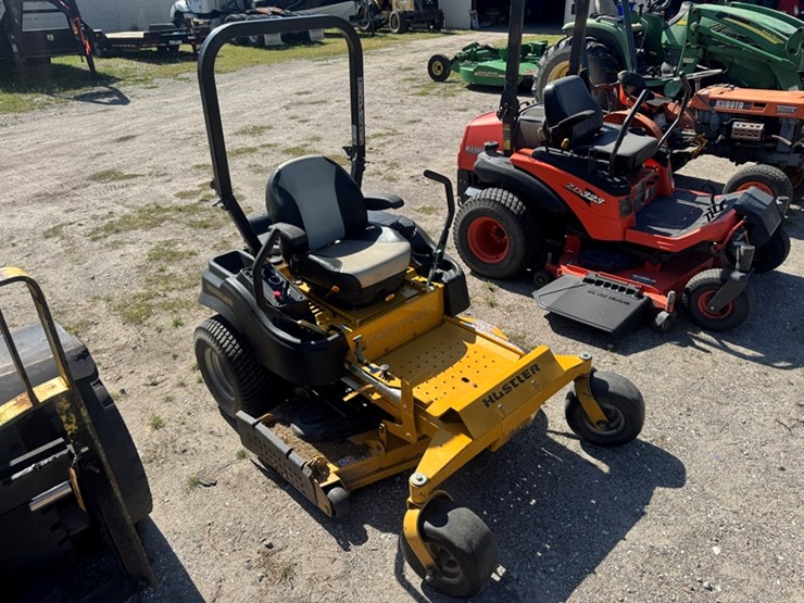 hustler-fastrak-gas-zero-turn-lawn-mower-54"-deck,-132-hours-showing-image-2