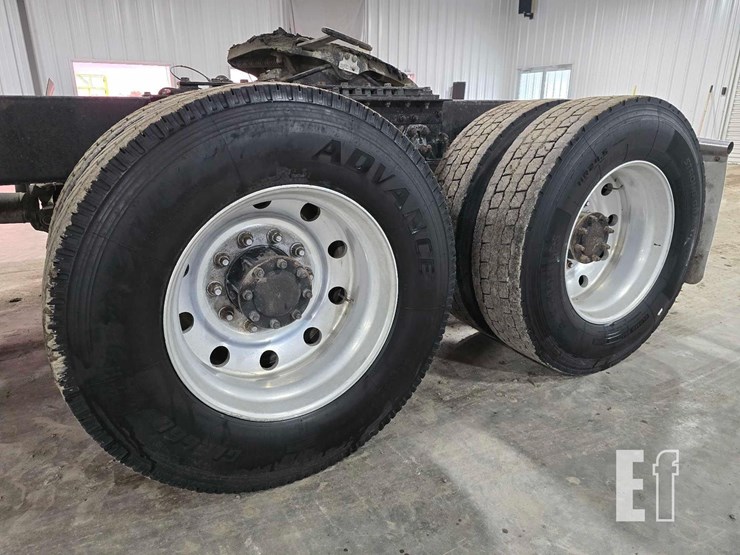 2008-kenworth-t800-image-23